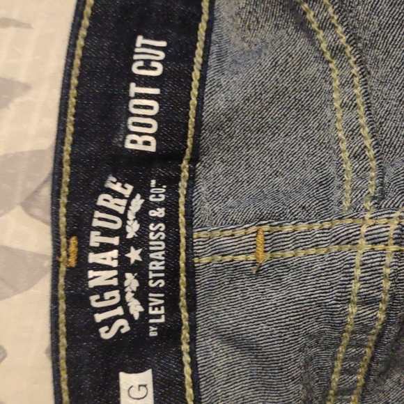 26S Levi Strauss & Co signature boot cut totally shaping jeans - Picture 9 of 11